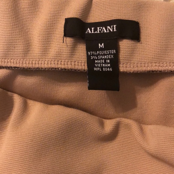 Tan pull on pencil skirt - Picture 3 of 4